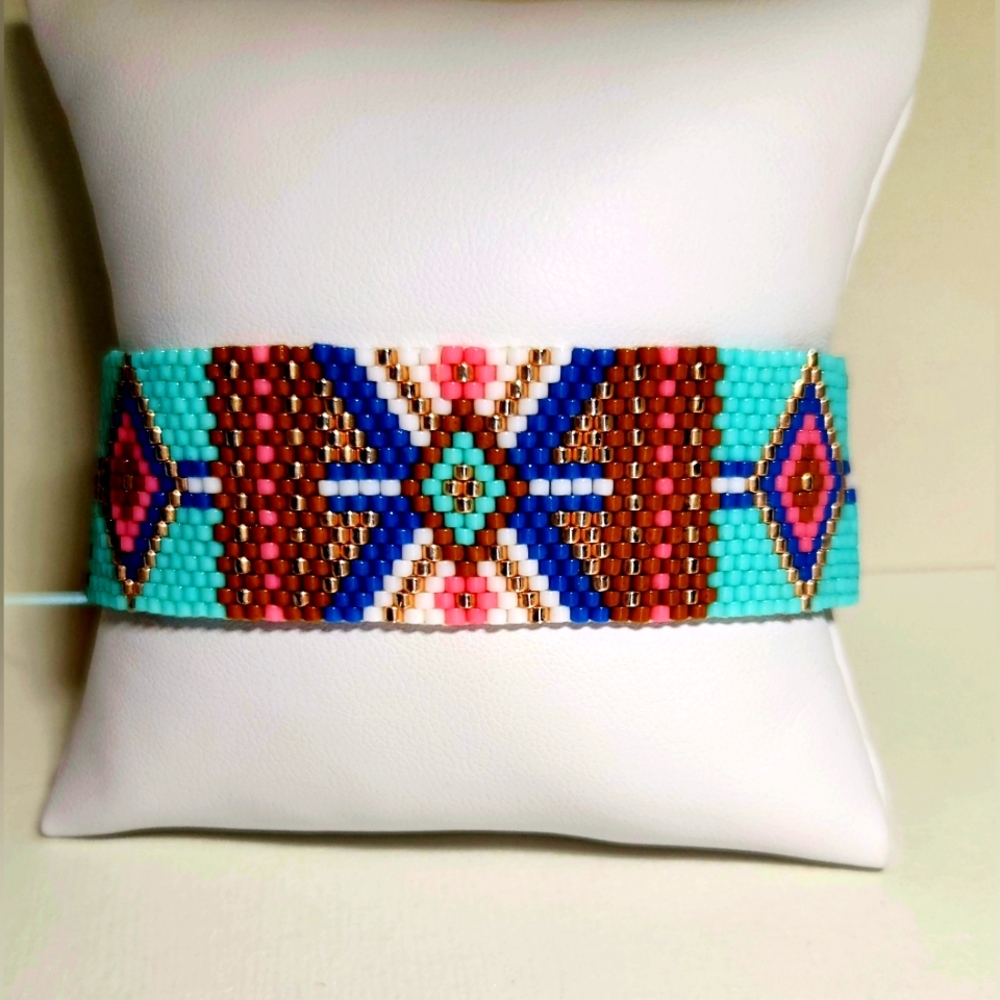 Turquoise peyote beaded bracelet - handmade by me